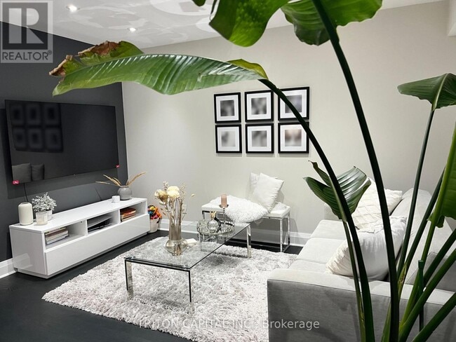 Photo du bâtiment - 9 Windermere Ave