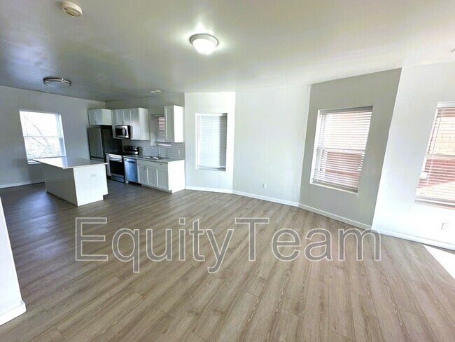 Foto del edificio - 6012 Prentice St
