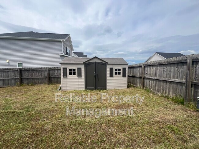 Foto del edificio - 185 Westchase Dr