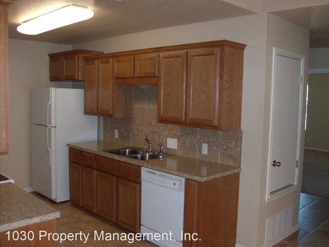 Building Photo - 5800 Aquarus Dr