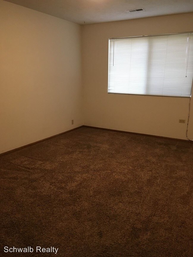 Building Photo - 2114 S 45th St