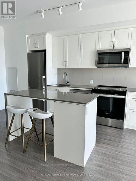 Photo du bâtiment - 681-681 Yonge St