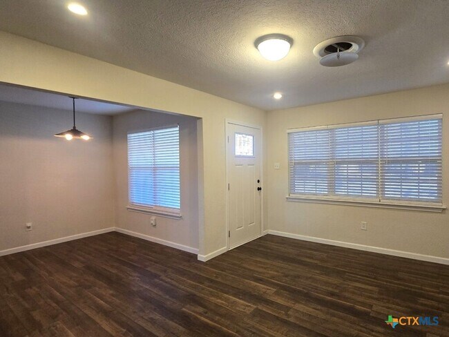 Foto del edificio - 406 Oak St