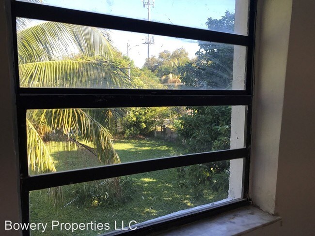 Foto del edificio - 237 NE 58th St