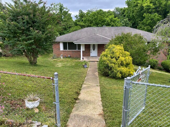 Foto del edificio - 4630 Sherry Ln