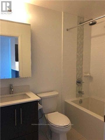 Building Photo - 65 Oneida Crescent