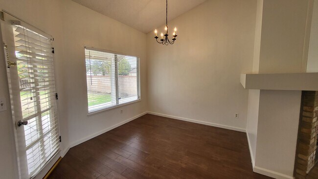Foto del edificio - 6601 Camphor Ct