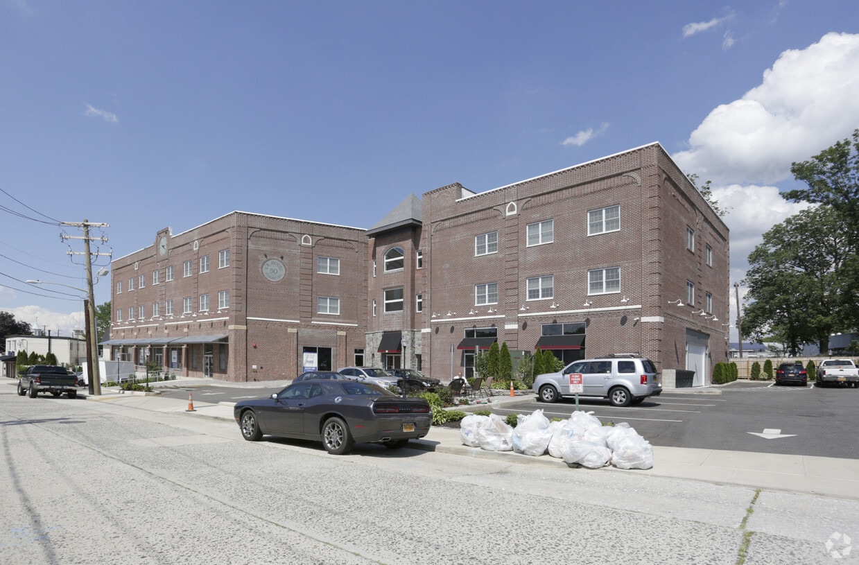 Ice House Apartments in Huntington, NY