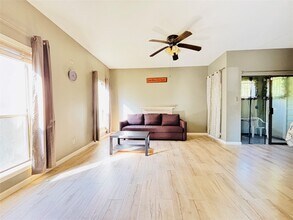 Building Photo - 6602 Harbor Town Dr