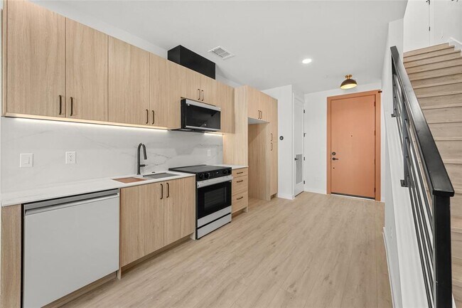 Building Photo - 630 Central Pkwy