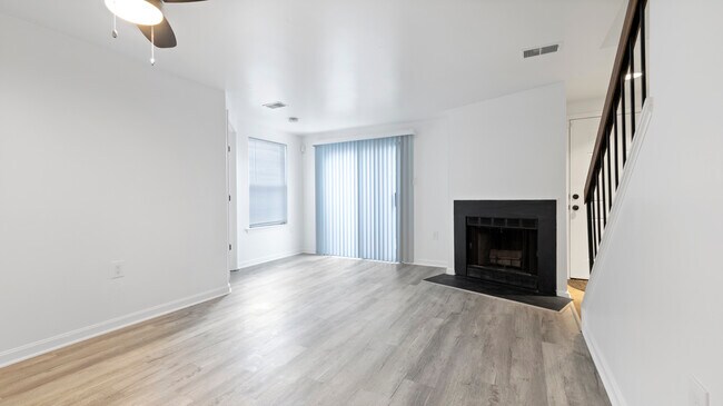 Foto del edificio - 4389 Pembrook Village Dr