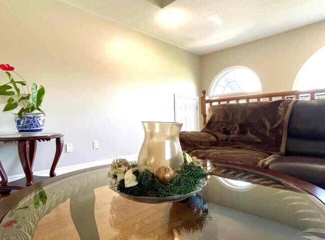Building Photo - Spacious & Comfortable 3-Bedroom, 2-Bathroom House | Loon Ave, Barrie, ON | $2,500 / month