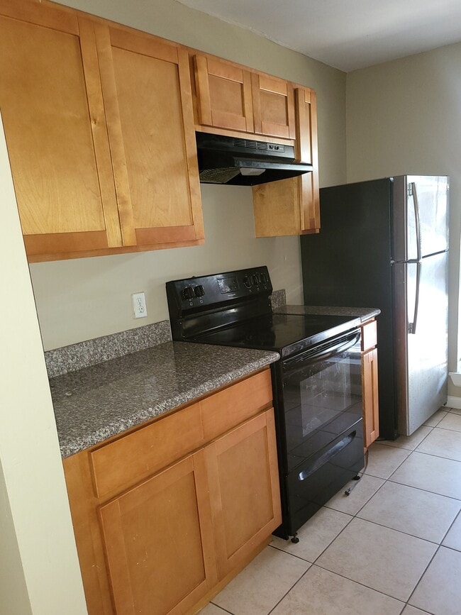 Building Photo - 5524 Winbourne Ave