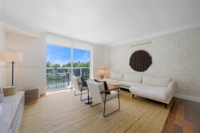 Foto del edificio - 10275 Collins Ave