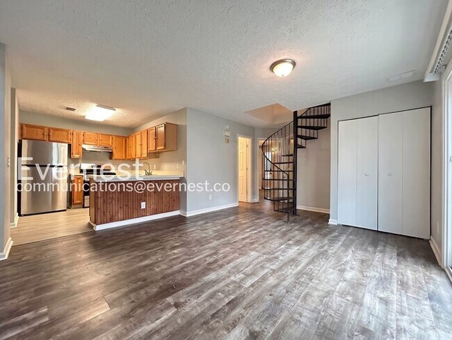 Foto del edificio - 1336 Yorkshire Ln