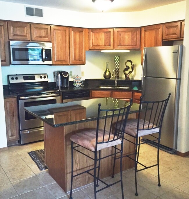 Beautiful Amish crafted cabinets - Sauk Creek