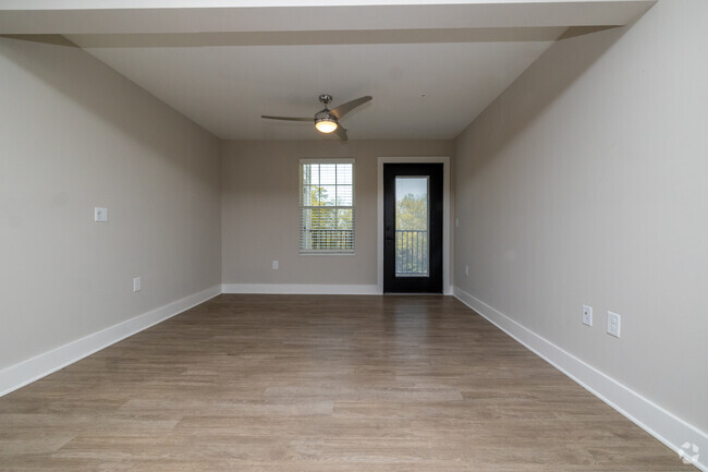 2BR, 2BA - 1,138SF - Living Room - Dunean Creek
