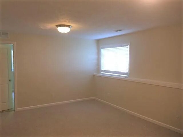 Foto del edificio - 4673 Byron Center Ave SW