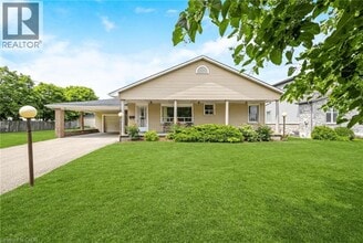 Building Photo - 3161 Steeles Ave W