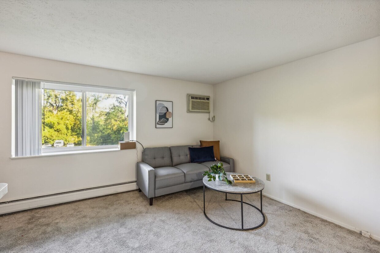 Foto principal - 5556 Broadview Rd