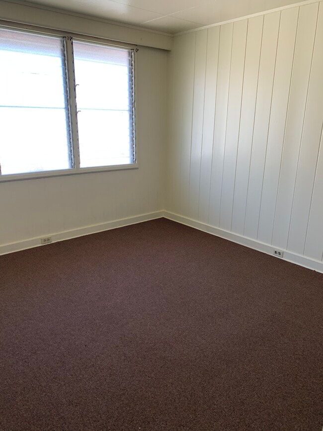 Building Photo - 713 Menehune Ln
