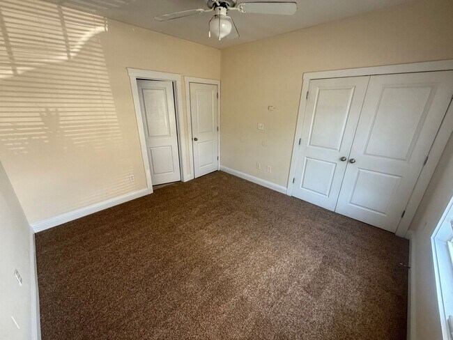 Foto del edificio - PRE-LEASING FOR AUGUST 2026!