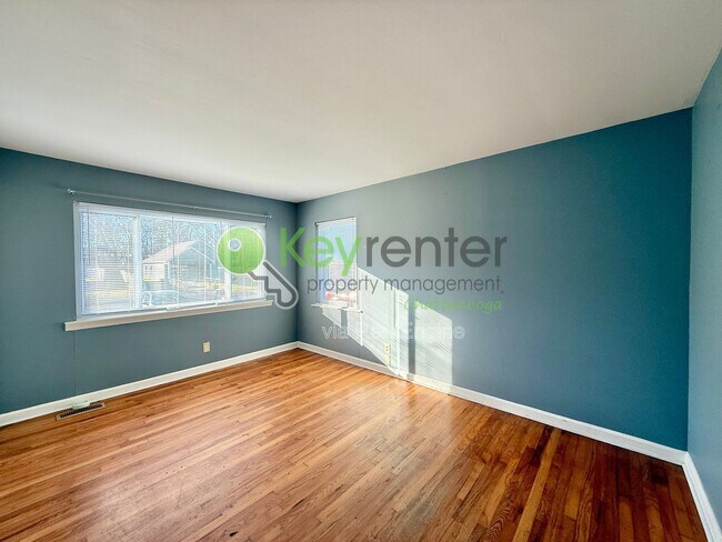 Foto del edificio - 221 Robert E Lee St