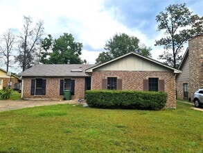 Building Photo - 3044 Cross Creek Dr