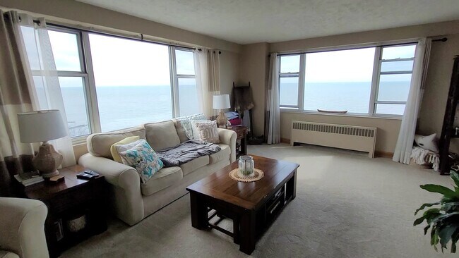 Living Room - 11850 Edgewater Dr