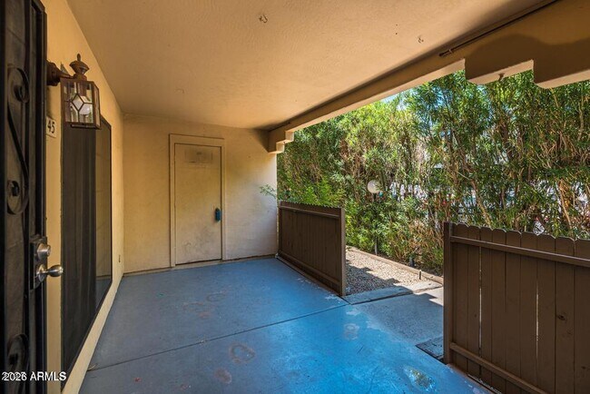 Foto del edificio - 5402 E Windsor Ave