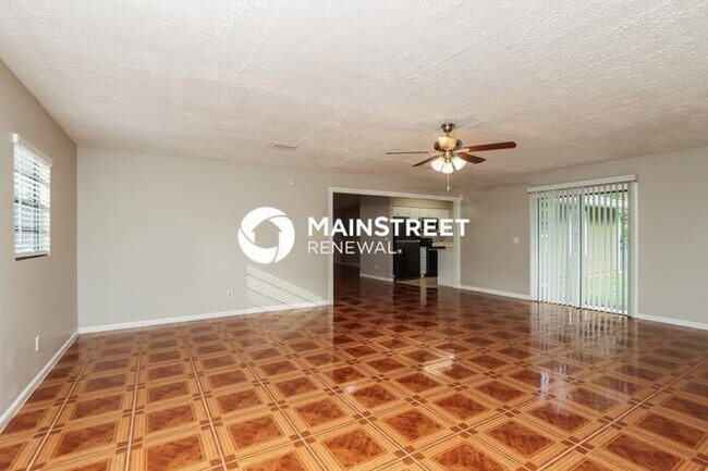 Foto del edificio - 3 Bedroom Pet-Friendly Home in Palm Bay, FL with Main Street Renewal