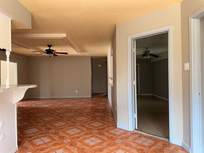 Foto del edificio - 6841 Flamingo Dr