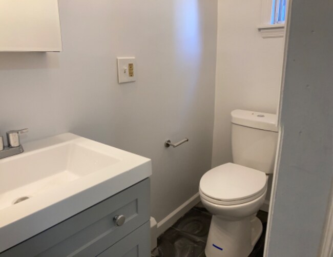 Foto del edificio - 102 Evergreen St