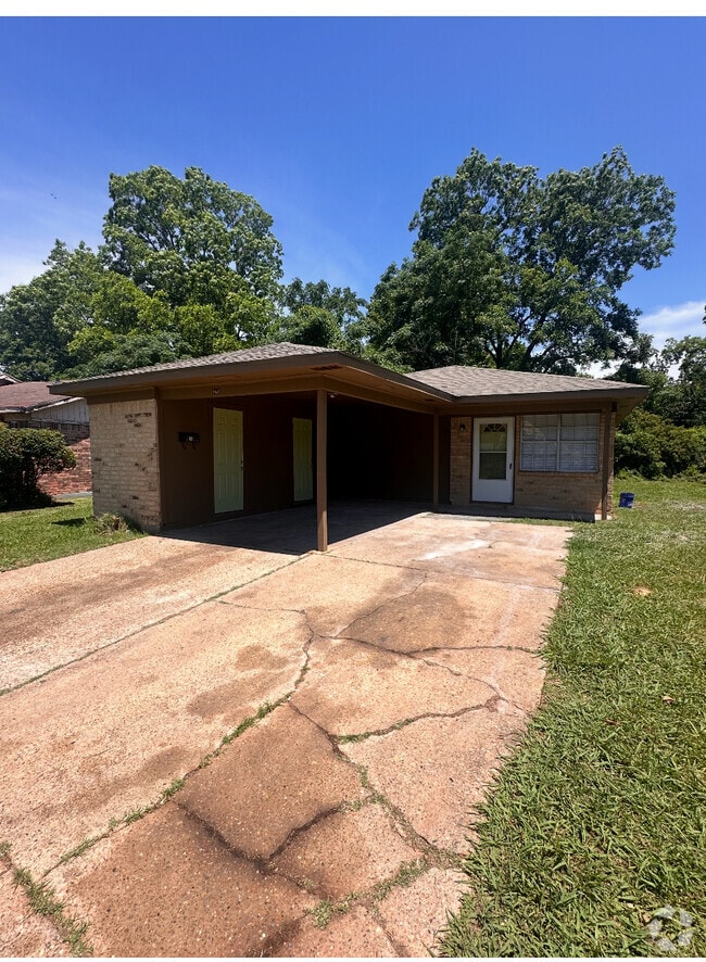 Building Photo - 1435 Cynthia Ln