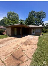 Building Photo - 1435 Cynthia Ln