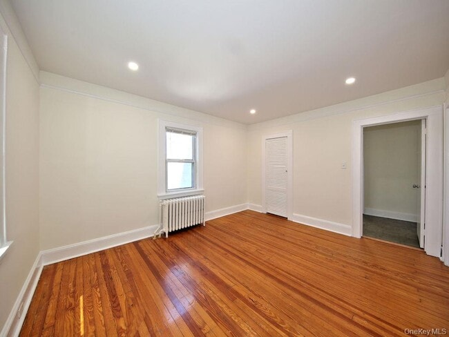 Building Photo - 36 Sands St