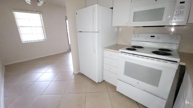 Building Photo - 165 Canterbury G