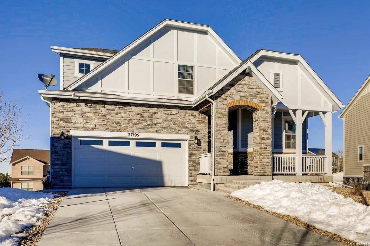 Foto principal - Updated Home with Gourmet Kitchen, Huge Fe...
