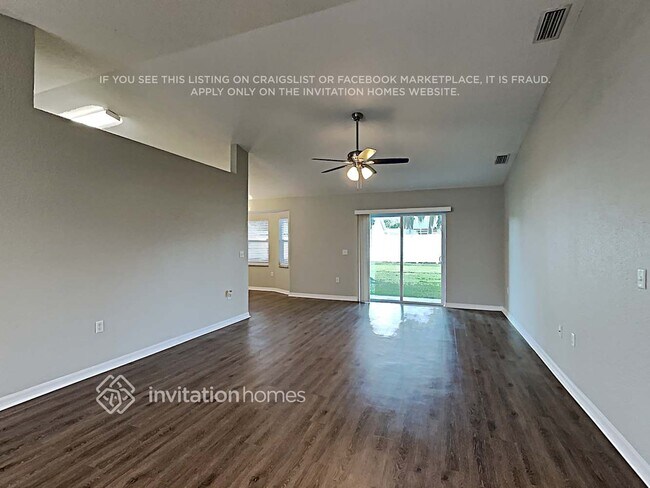 Foto del edificio - 516 Seven Oaks St