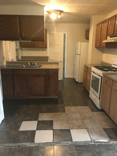 Primary Photo - 1 Foster St
