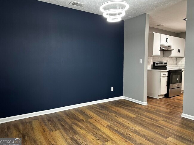Building Photo - 9302 Fairington Ridge Cir