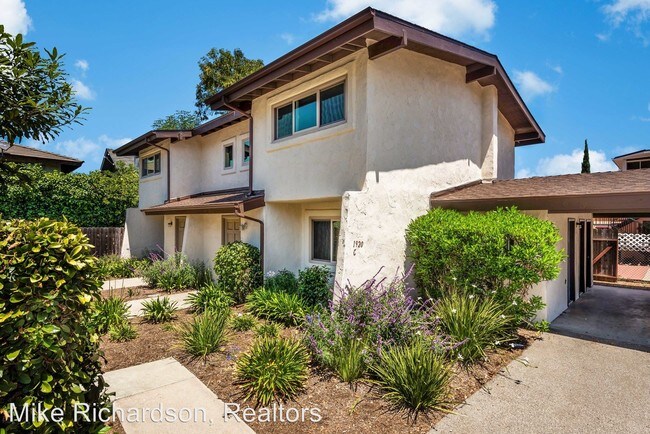 Building Photo - 1916 Chino St