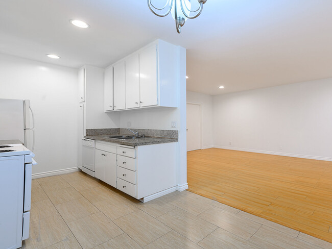 Foto del interior - 1738  Armacost Ave,