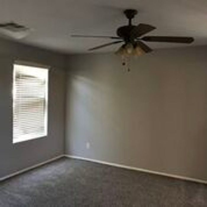 Foto principal - 1247 S Emmett Dr