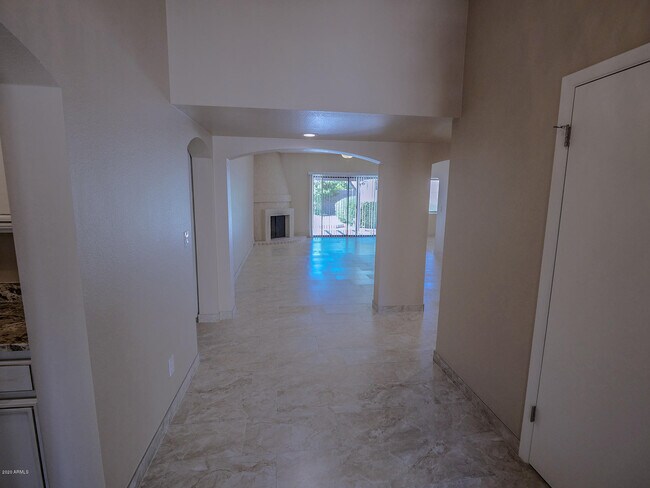 Building Photo - 6721 E Phelps Rd