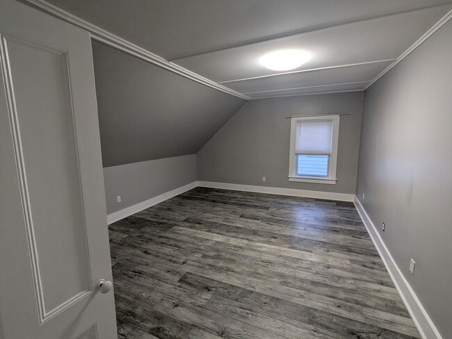 Building Photo - 32-32 Green St