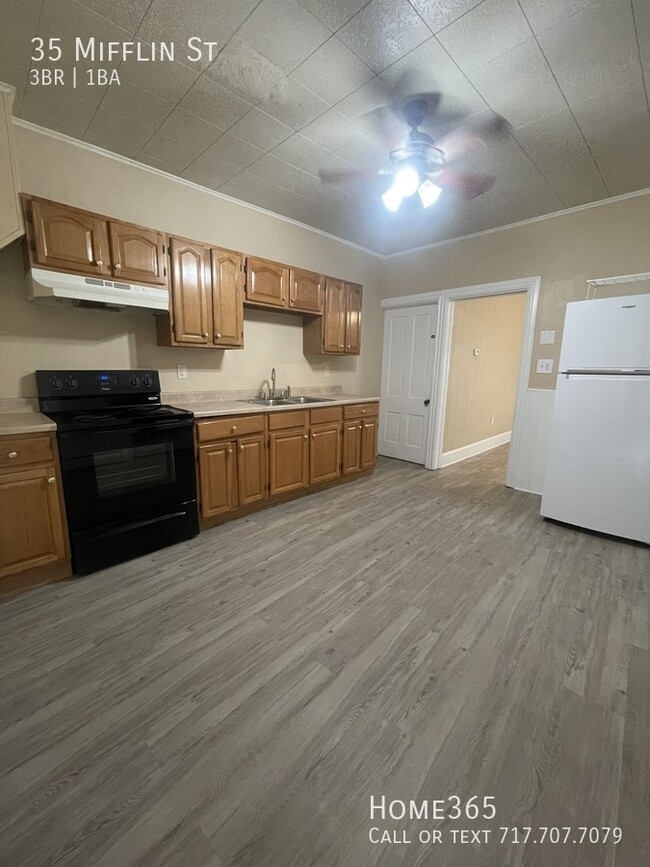 Building Photo - Beautifull 3 Bedroom End Home with Private...