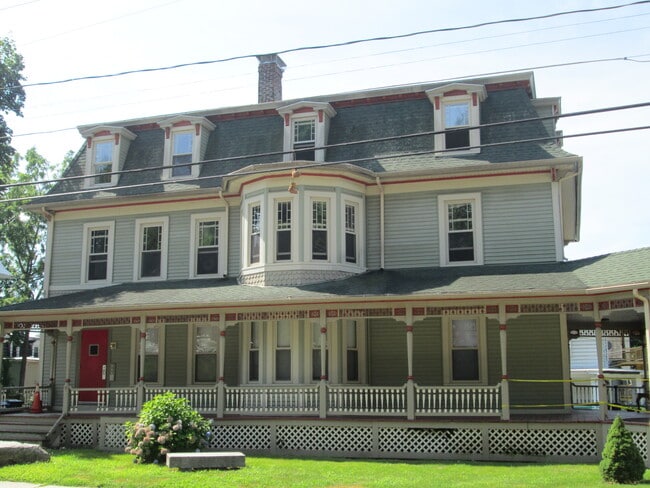 Building Photo - 324 Valley St
