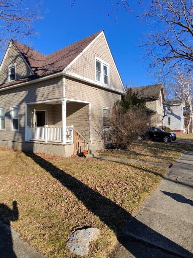 Building Photo - 1420 Adams St