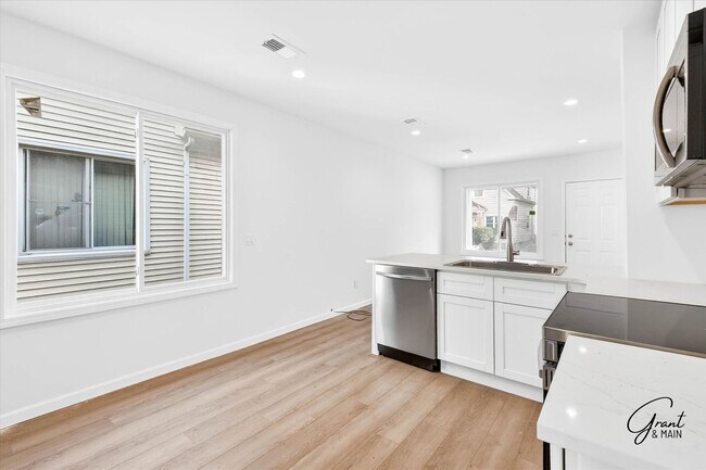 Foto del edificio - 3175-3177 Jacob - Grit and Grind Ventures LLC